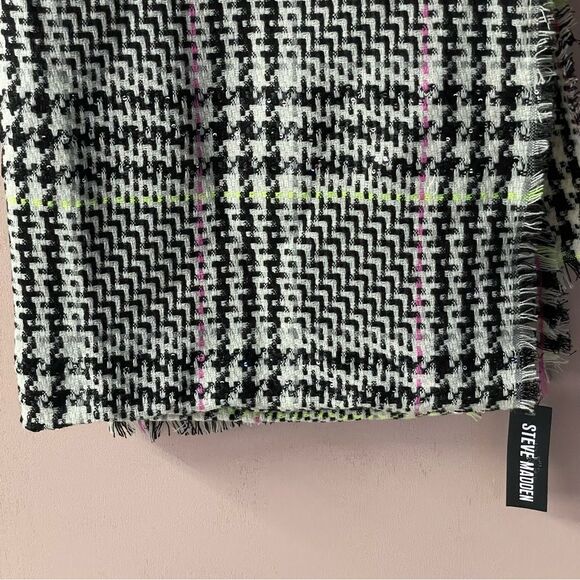 Steve Madden NWT Cream/Black/Yellow/Pink Houndstooth Sequin Frayed Blanket Scarf - Picture 9 of 10